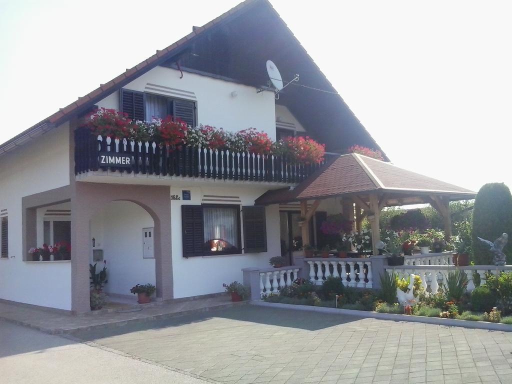 Guesthouse Tomas Catrnja Luaran gambar