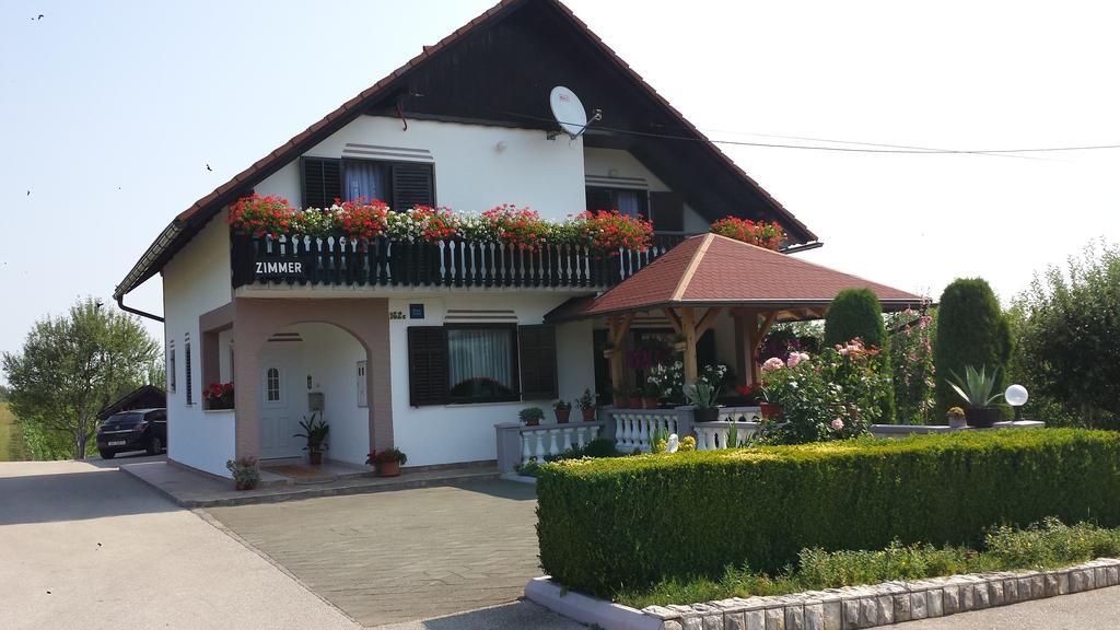 Guesthouse Tomas Catrnja Luaran gambar