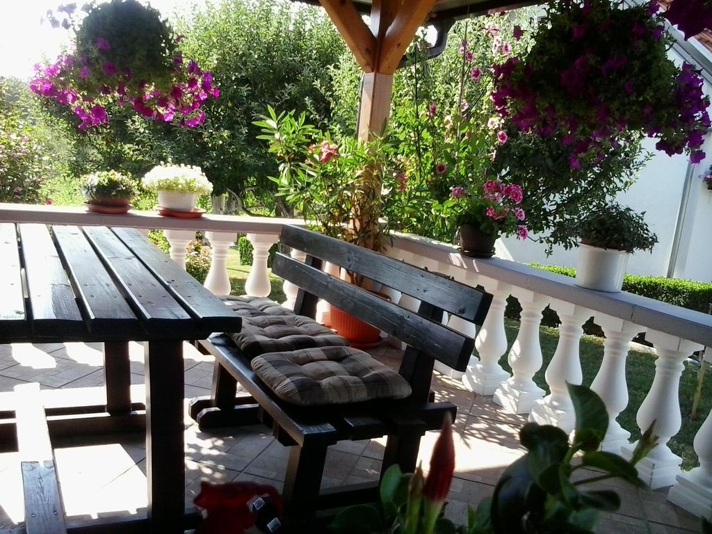 Guesthouse Tomas Catrnja Luaran gambar
