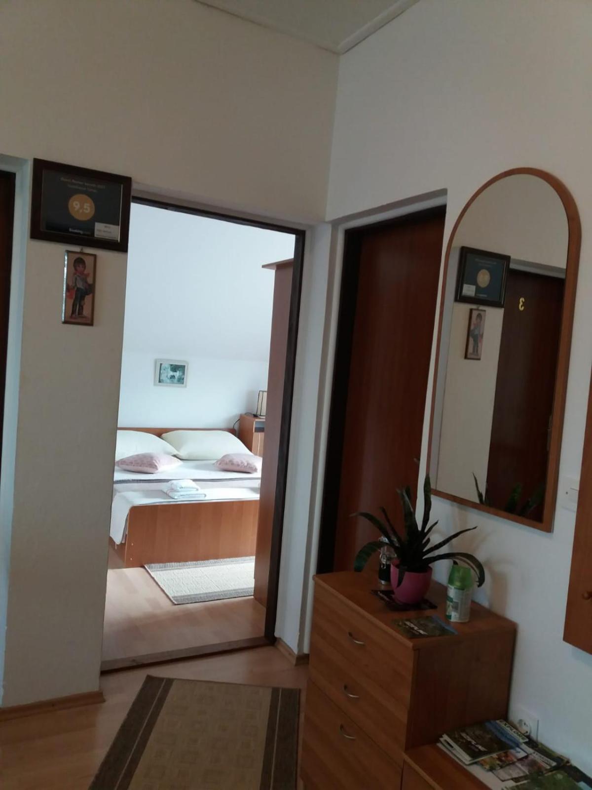 Guesthouse Tomas Catrnja Luaran gambar