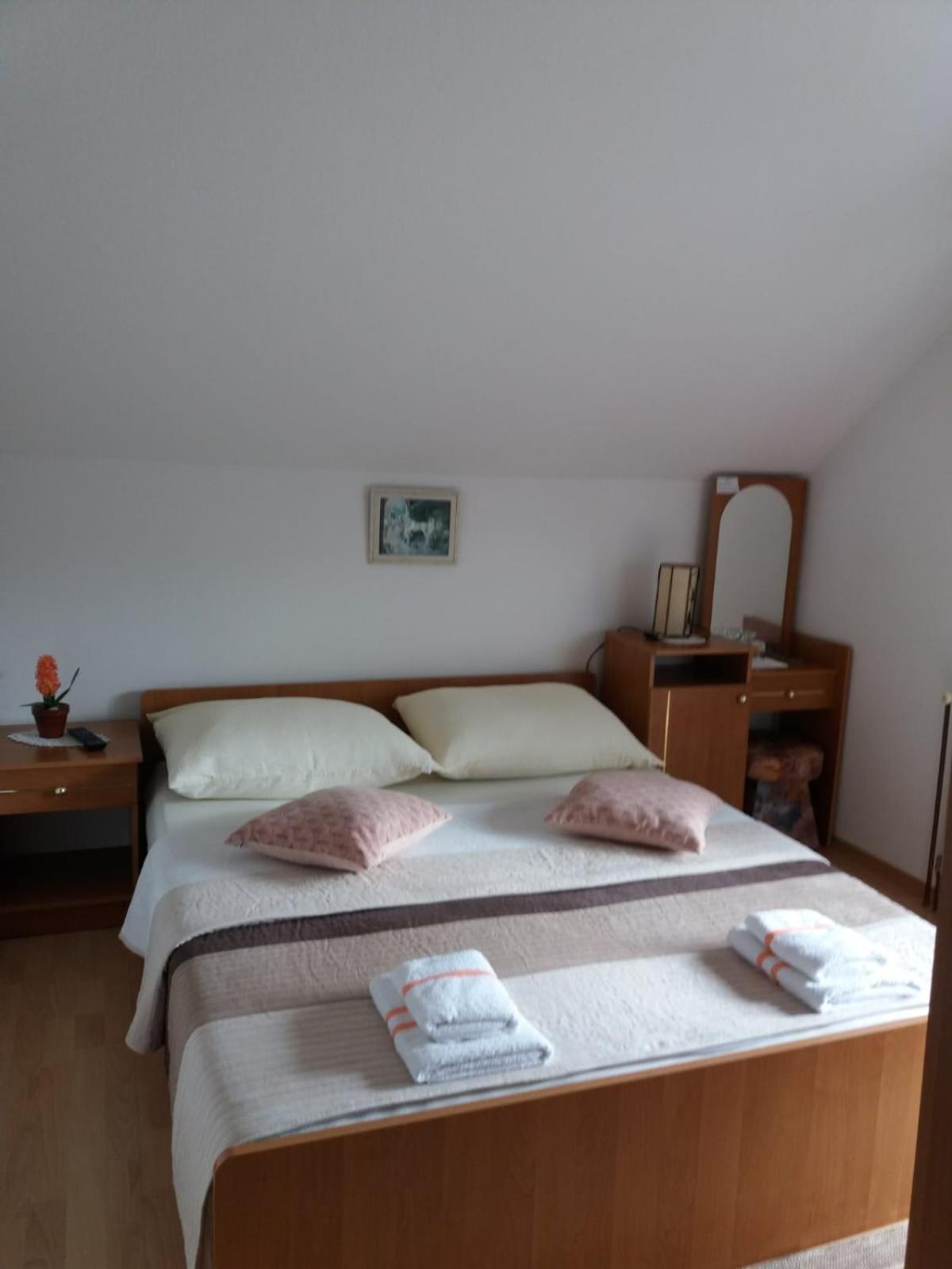Guesthouse Tomas Catrnja Luaran gambar