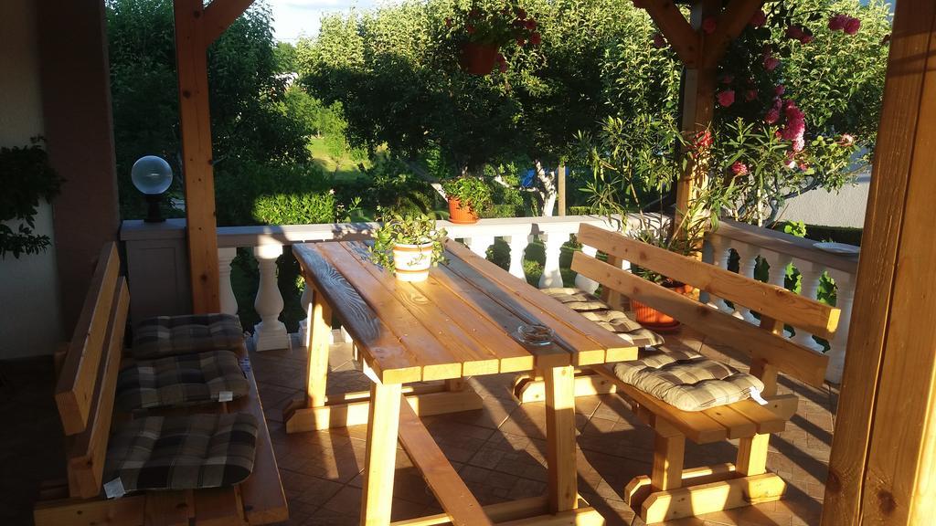 Guesthouse Tomas Catrnja Luaran gambar