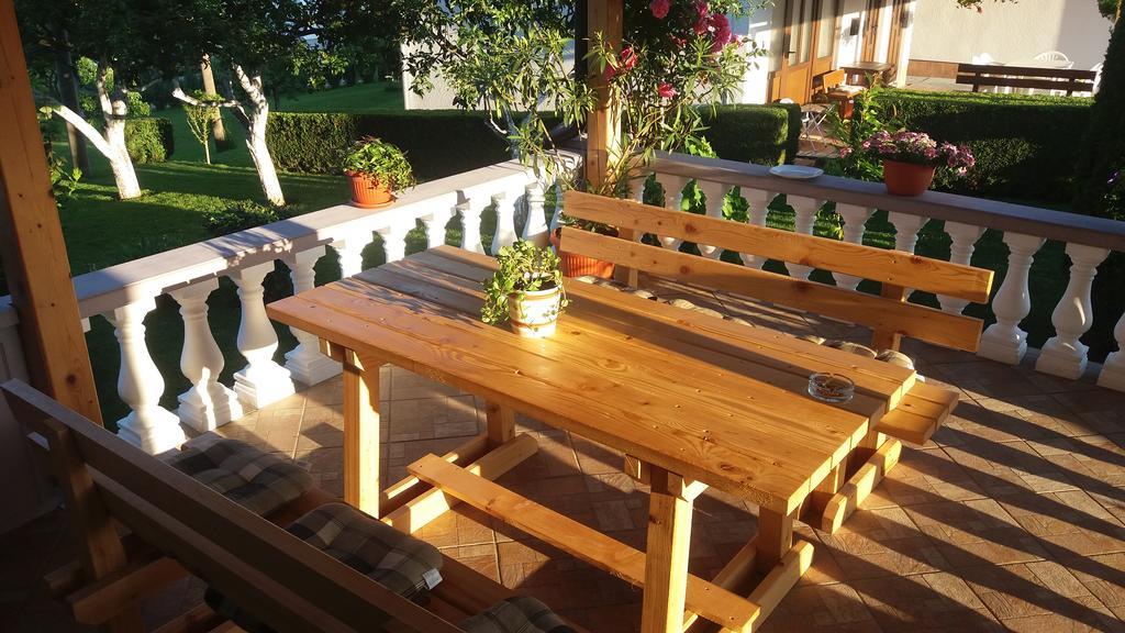 Guesthouse Tomas Catrnja Luaran gambar