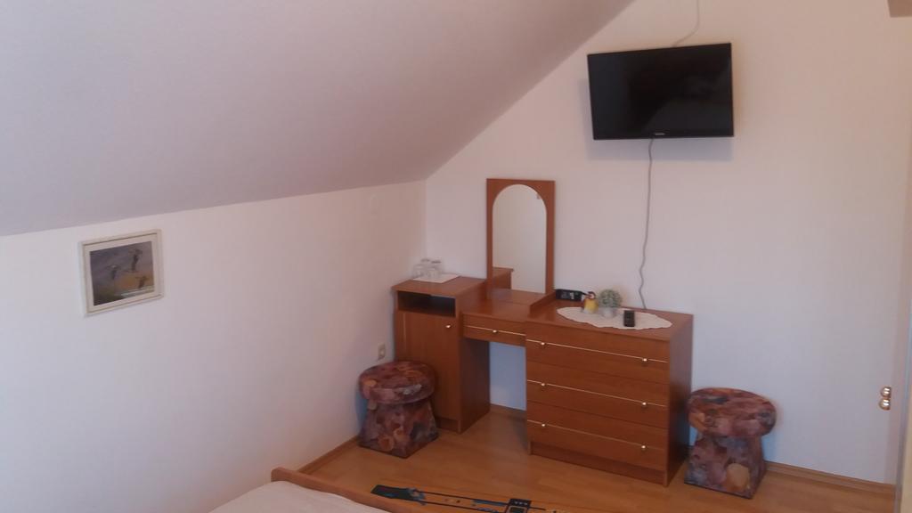 Guesthouse Tomas Catrnja Luaran gambar
