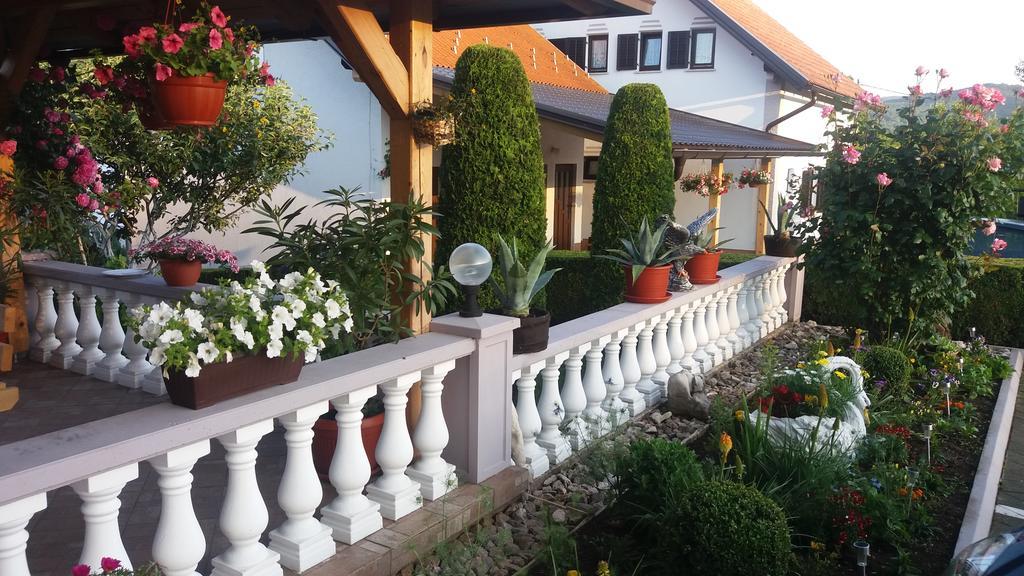 Guesthouse Tomas Catrnja Luaran gambar