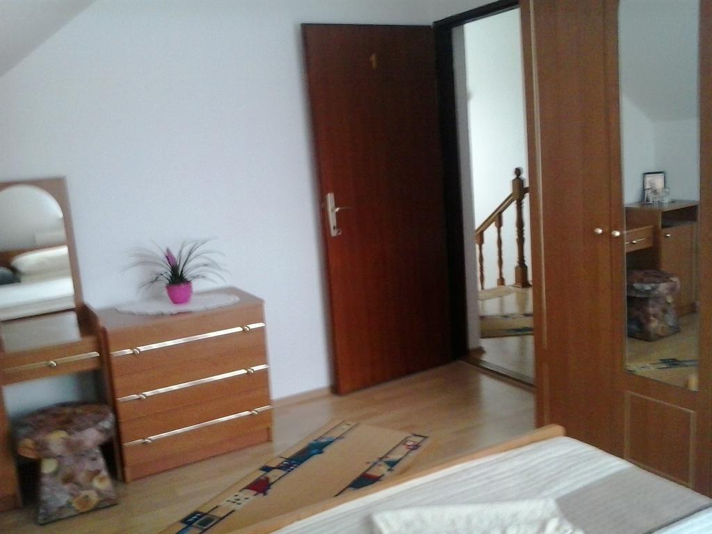 Guesthouse Tomas Catrnja Luaran gambar