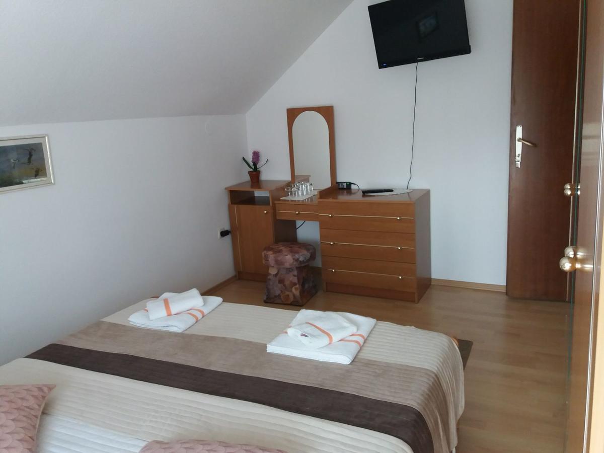 Guesthouse Tomas Catrnja Luaran gambar