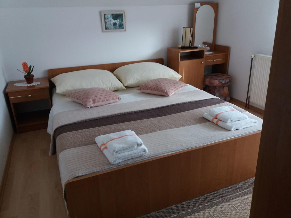 Guesthouse Tomas Catrnja Luaran gambar