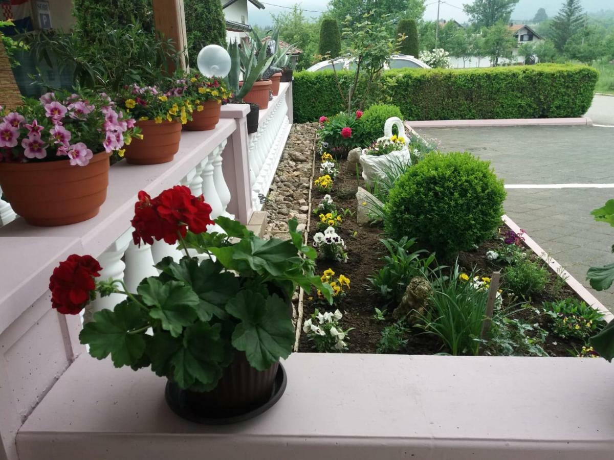 Guesthouse Tomas Catrnja Luaran gambar